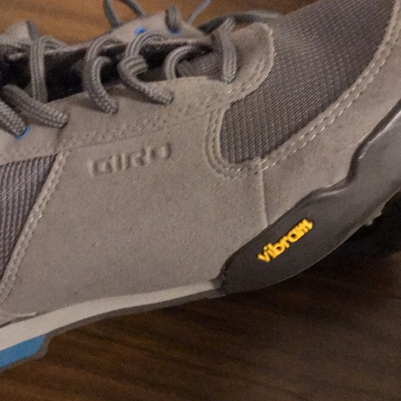 Like-new Giro cycling/biking 2-bolt shoes - Picture 8 of 13